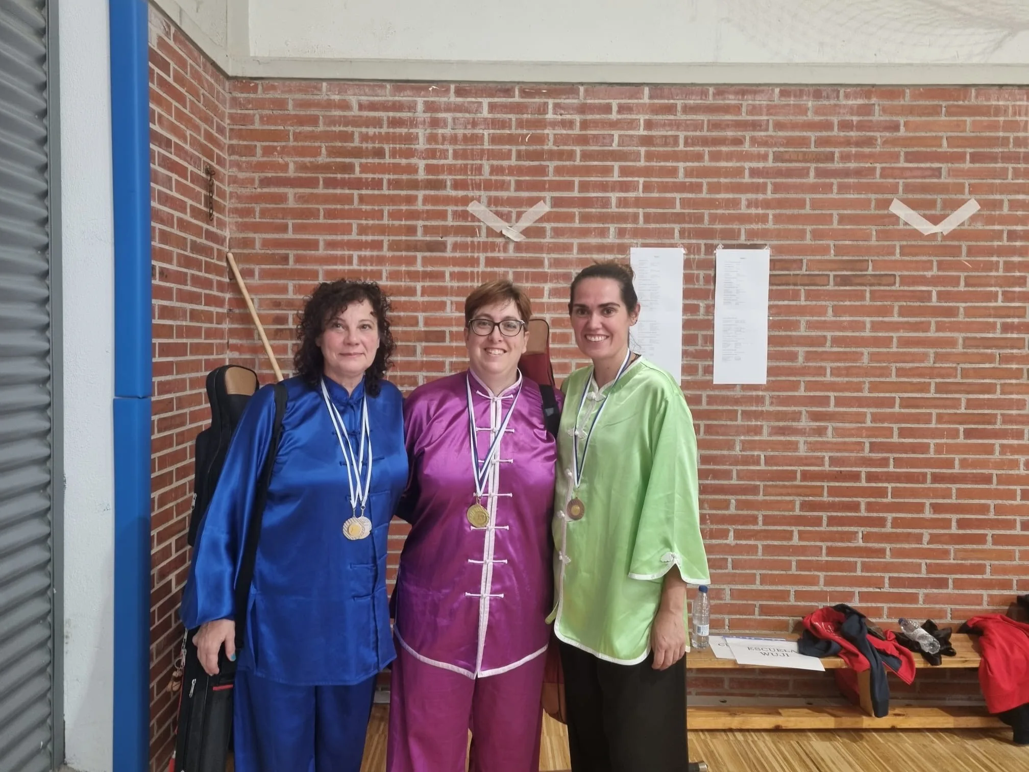 Maite García y compañeras con medallas en competición