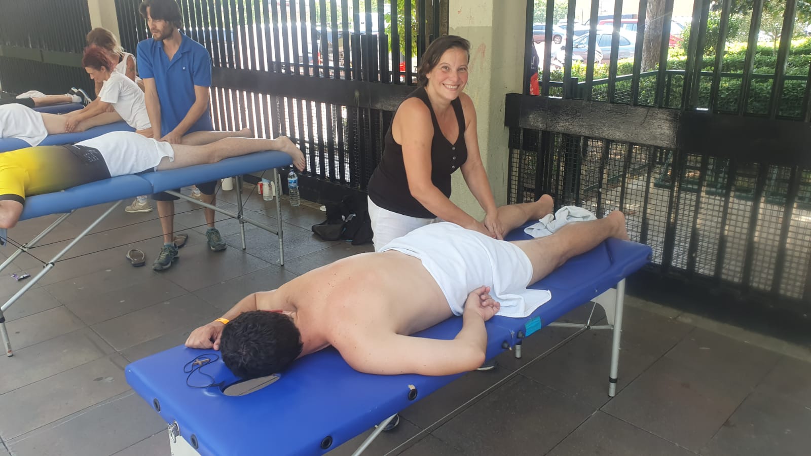 Masaje deportivo en evento exterior